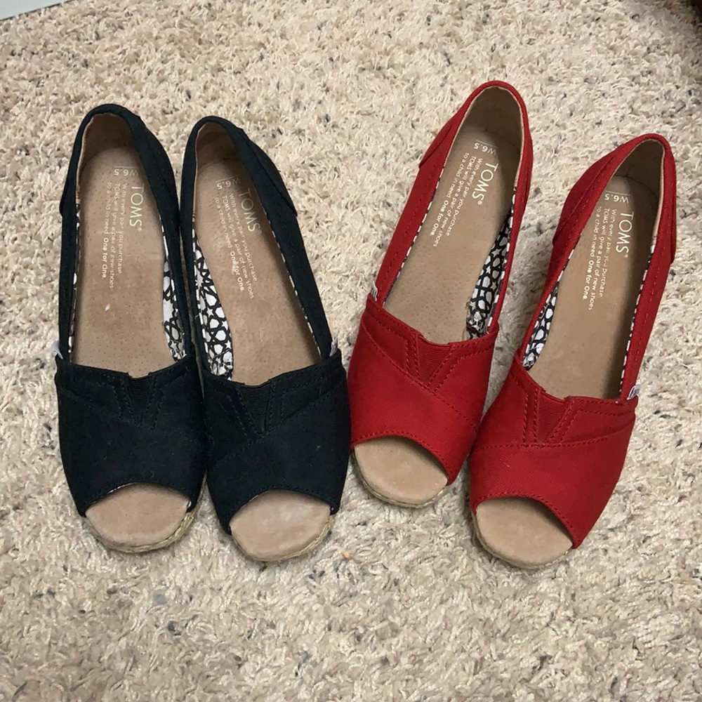 Toms black, red peep toe wedges size 6.5 NWOT